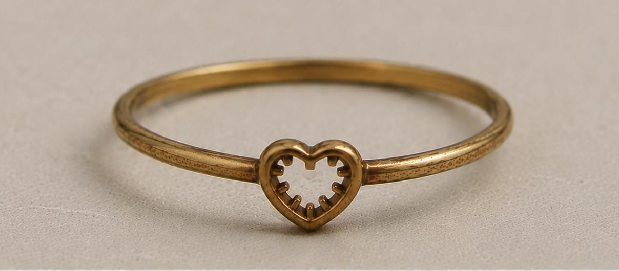 Lost Ring in Blue Back Square