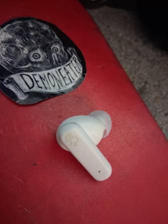 Found Headphone in Los Angeles