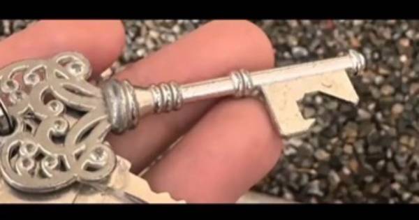 Found Keys in Valle De Atrisco