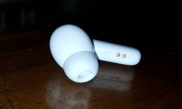 Found Wireless Earbud in Berlin