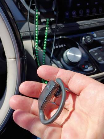 Found Earbud in Sioux Falls