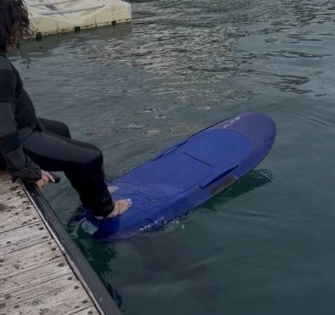 Lost Surfboard in Evanston
