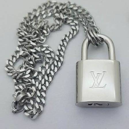 Lost Necklace in Vancouver