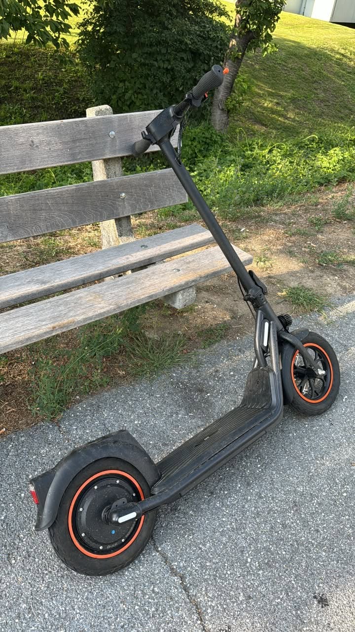 Found Scooter in Naters