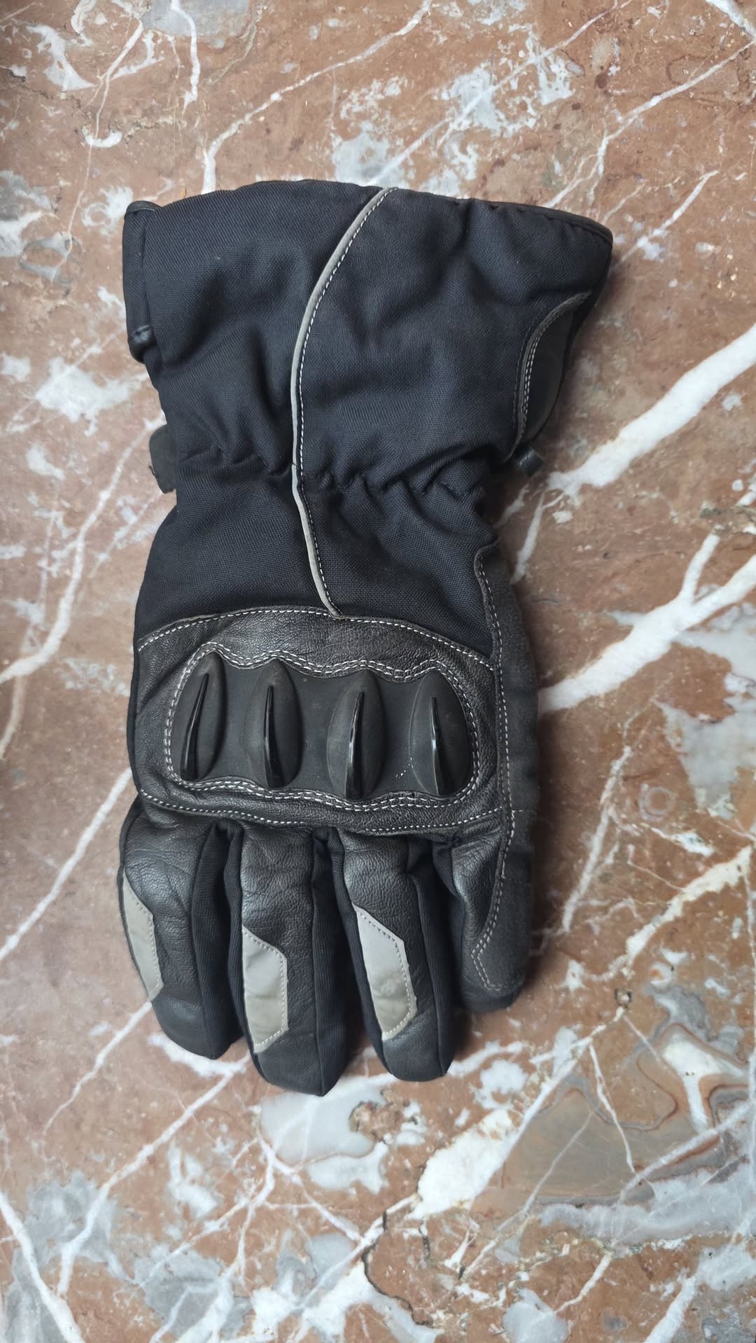 Found Clothing in Belvaux