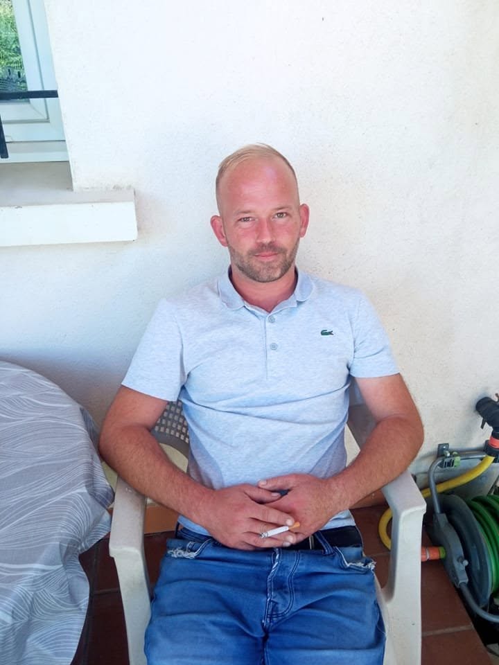 Lost ID in France