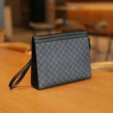 Lost Bag in Cairo