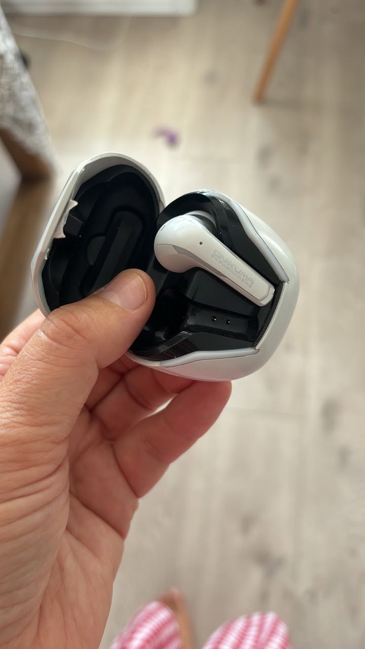 Found headphone