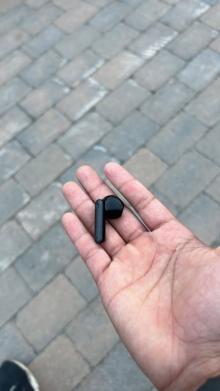 Found headphone
