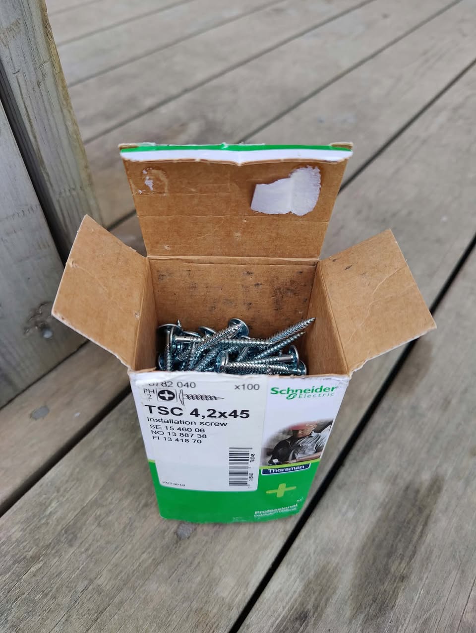 Found Screws in Longyearbyen