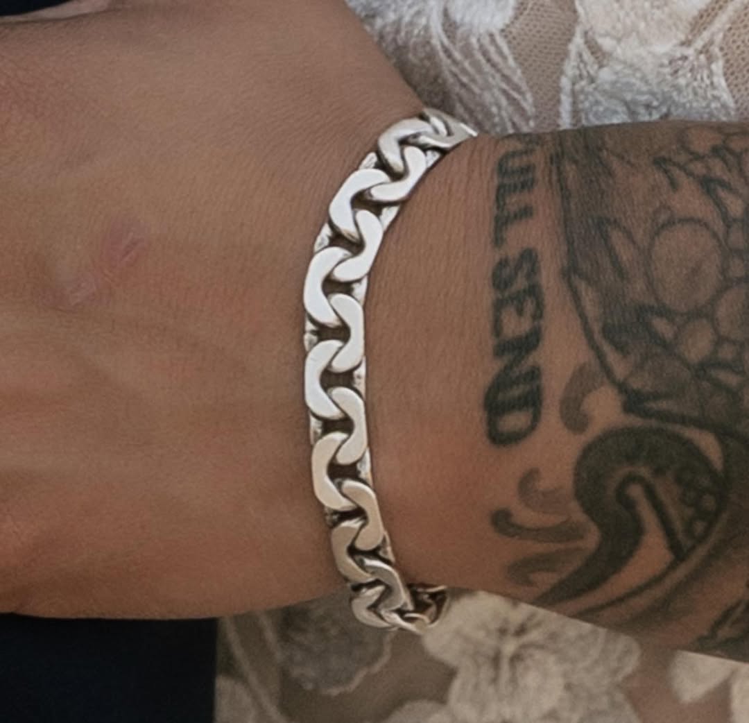 Lost Bracelet in Honolulu