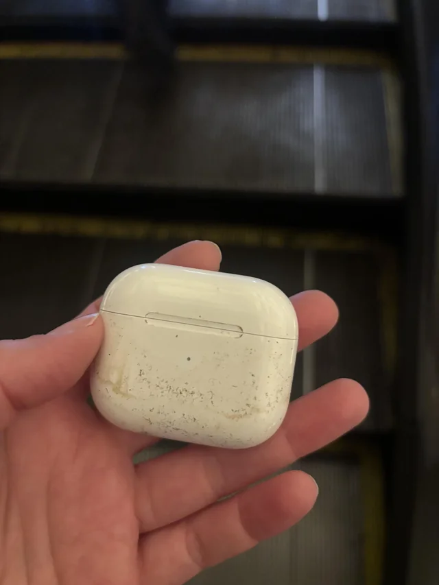 Found Airpods in Washington